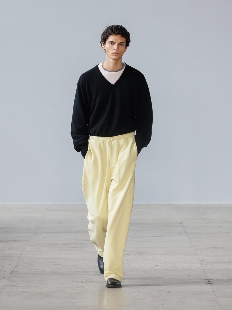 Kiichiro Asakawa, ou la couleur comme problème de teinturier 45 ssstein SS27 runway 3x4 look21