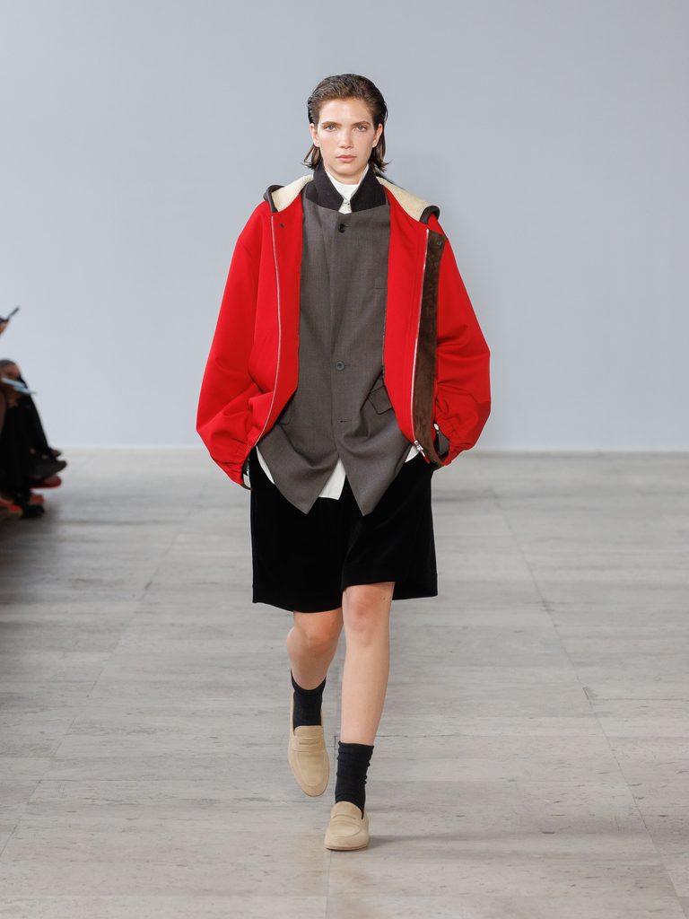 Kiichiro Asakawa, ou la couleur comme problème de teinturier 49 ssstein SS27 runway 3x4 look25