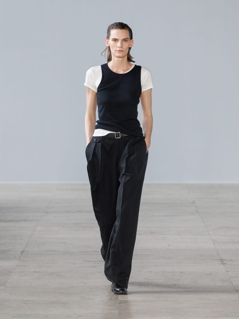 Kiichiro Asakawa, ou la couleur comme problème de teinturier 56 ssstein SS27 runway 3x4 look32