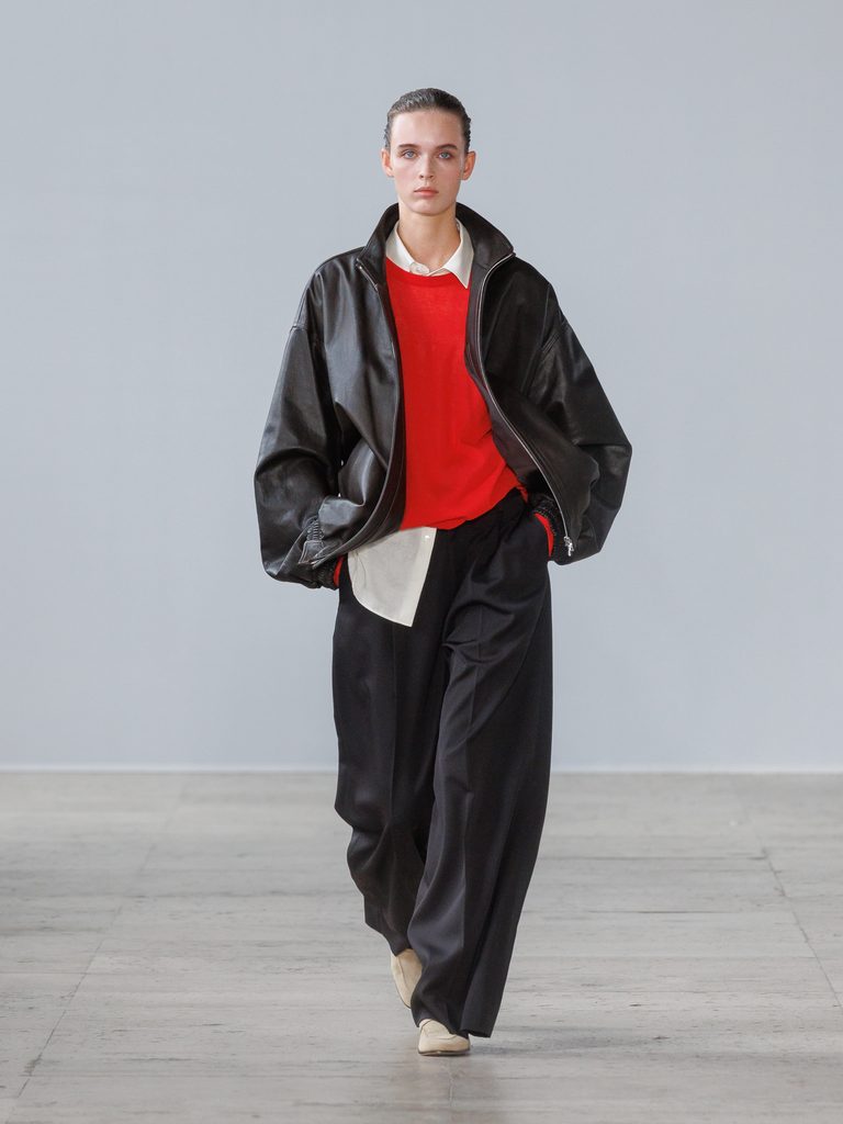 Kiichiro Asakawa, ou la couleur comme problème de teinturier 57 ssstein SS27 runway 3x4 look33
