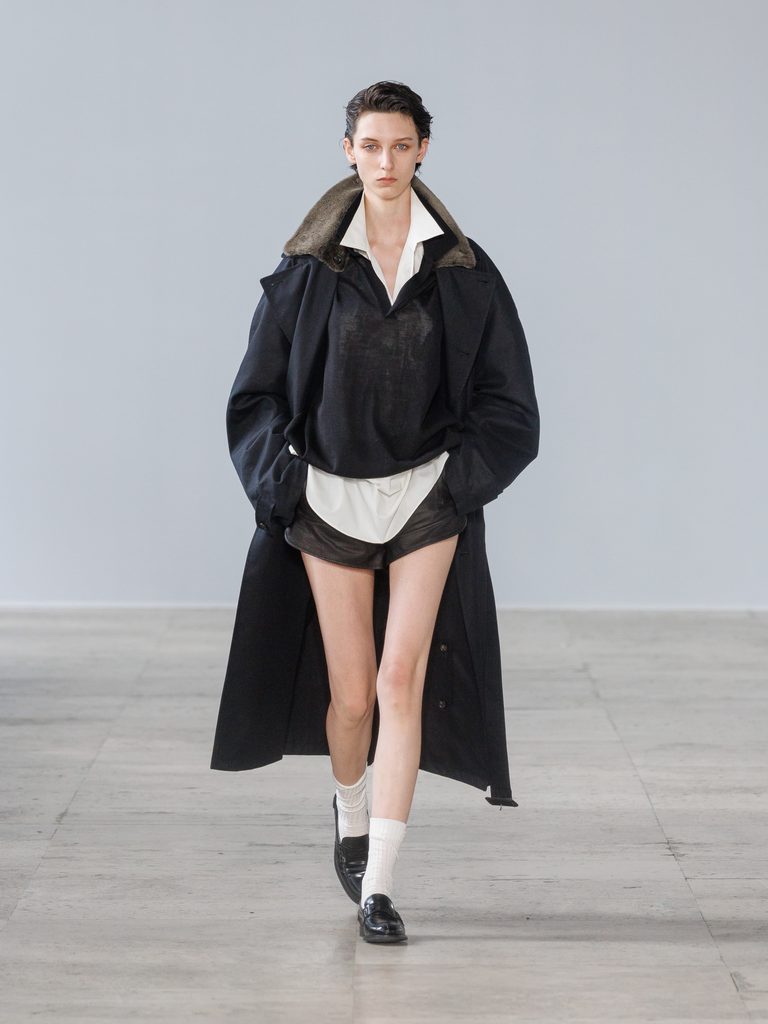 Kiichiro Asakawa, ou la couleur comme problème de teinturier 60 ssstein SS27 runway 3x4 look36