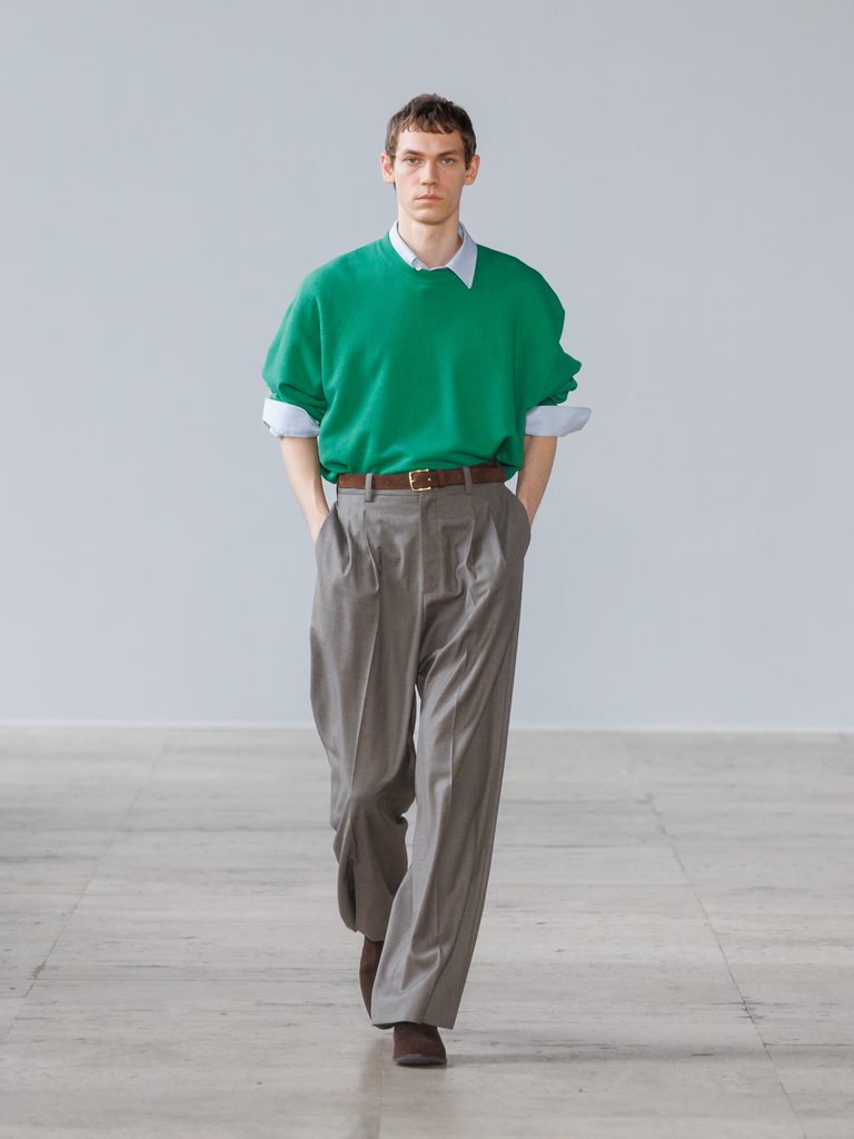 Kiichiro Asakawa, ou la couleur comme problème de teinturier 61 ssstein SS27 runway 3x4 look37