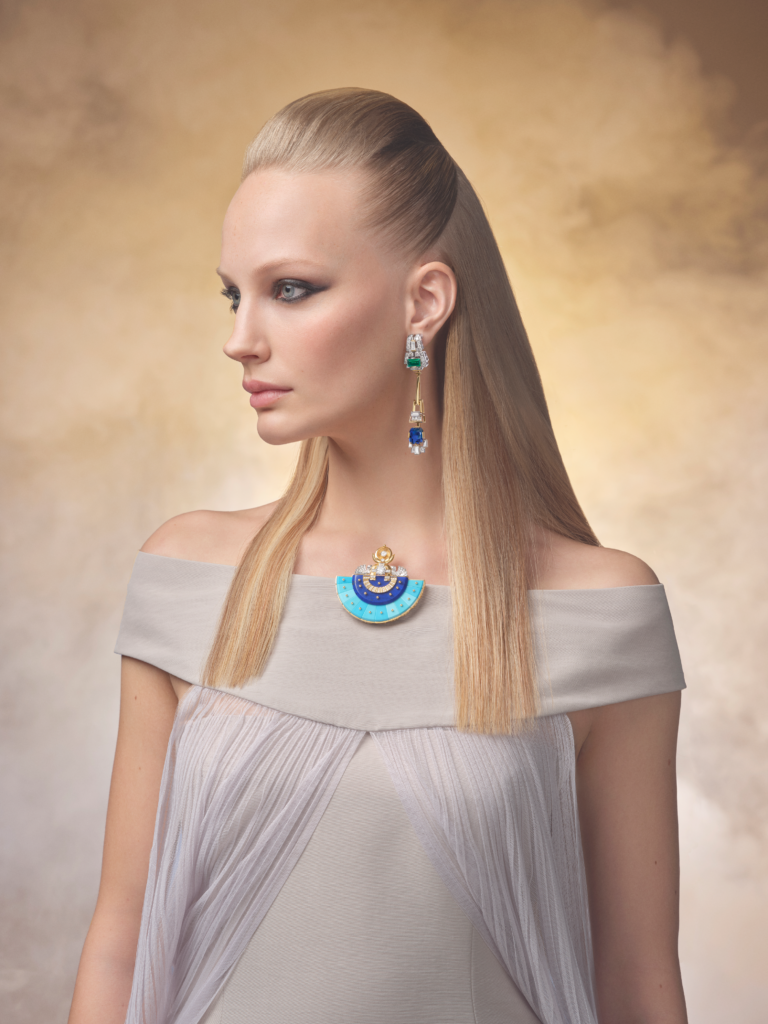 Van Cleef & Arpels réveille l'Égyptomanie, un siècle après Toutânkhamon 25 01 232 HD