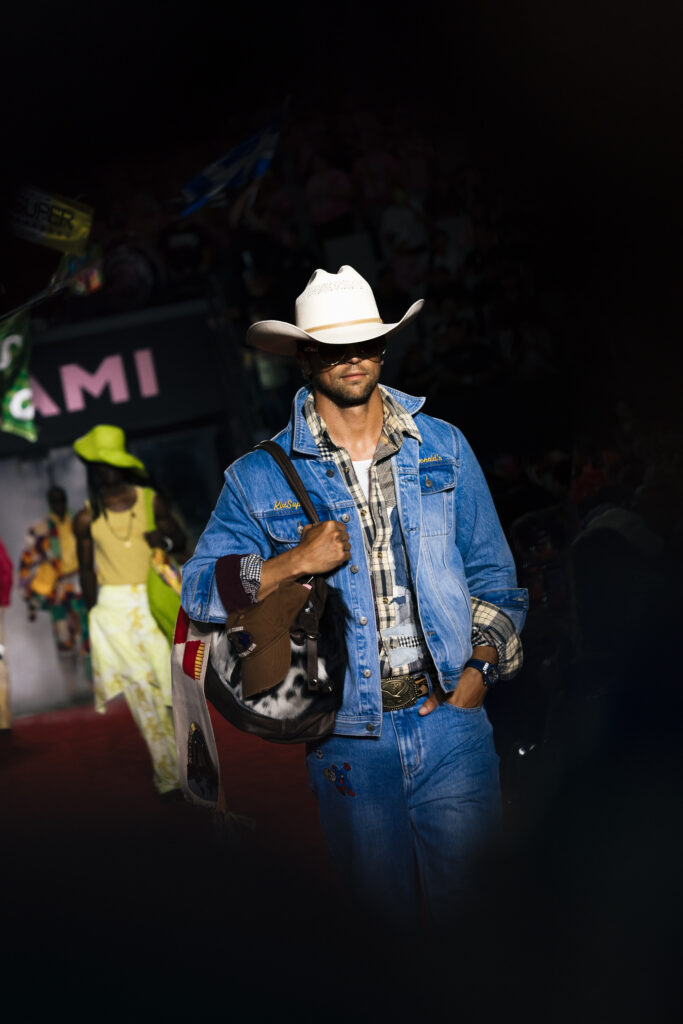 Hublot rejoint KidSuper sur le terrain, entre stade et podium 63 0J7A0004