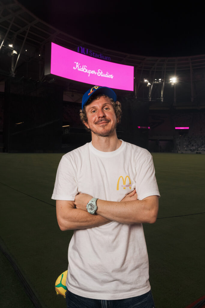 Hublot rejoint KidSuper sur le terrain, entre stade et podium 82 0J7A0901