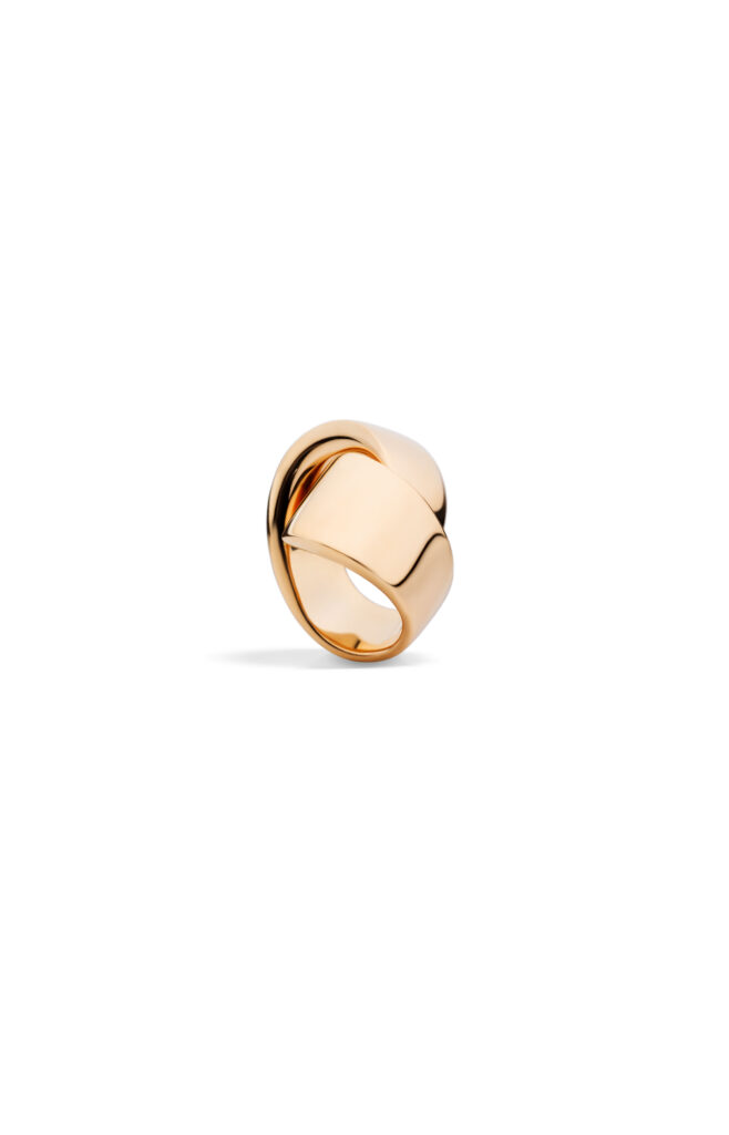 Chez Christie's, les bijoux du Diable s'habille en Prada 2 quittent l'écran pour l'enchère 25 0N0511A 100 anello ABBRACCIO in oro rosa ABBRACCIO ring in rose gold