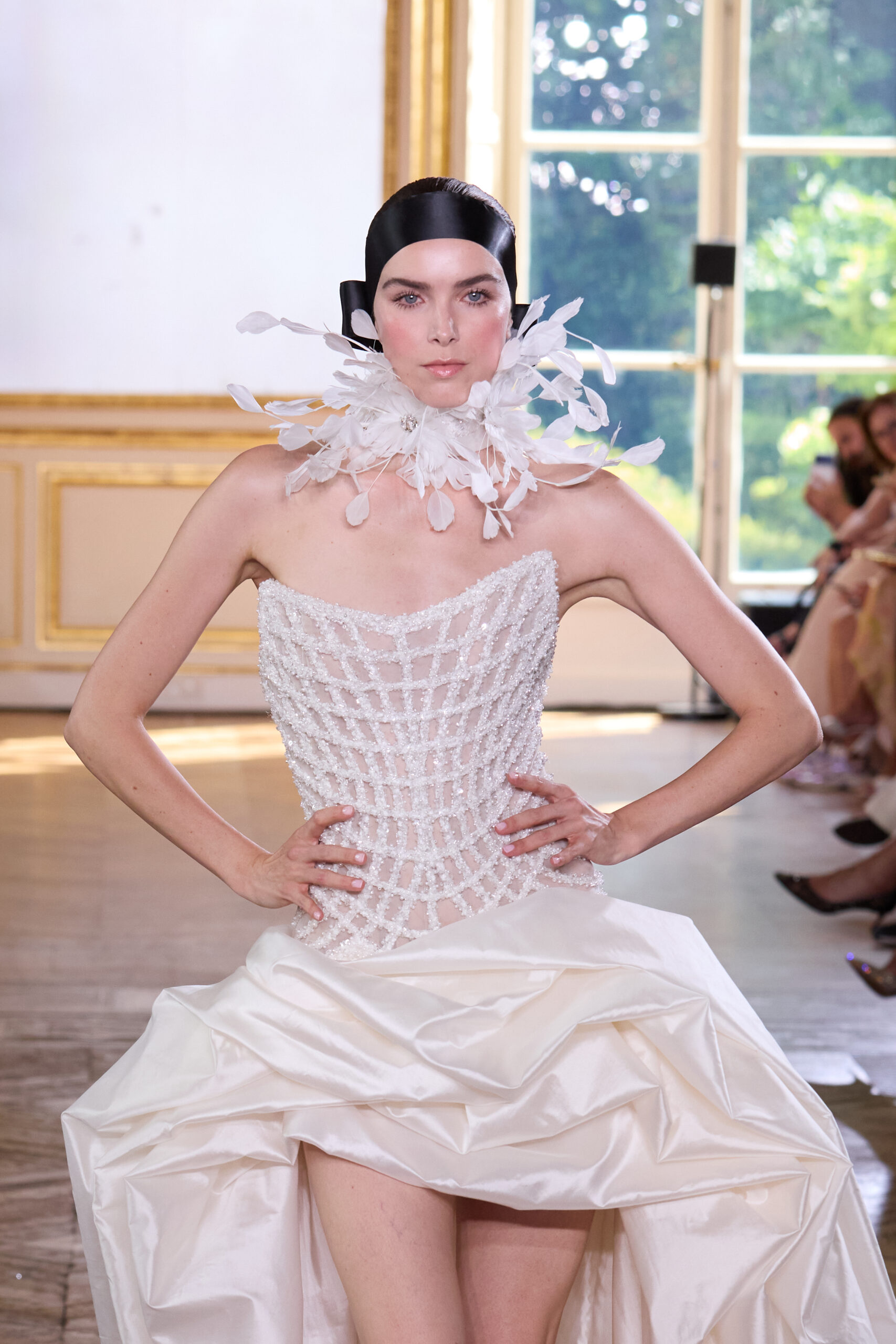 Georges Chakra expose le squelette de la robe, et c'est là toute la séduction 142 214A7396 scaled