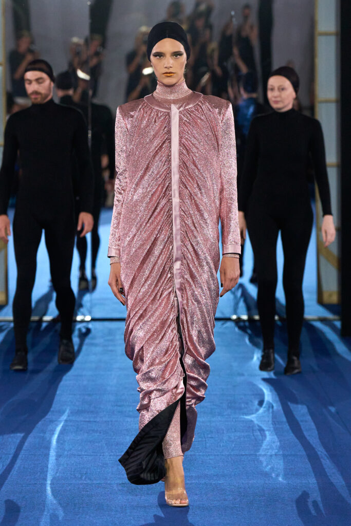 Alexis Mabille : l'art de ne jamais trancher 32 Alexis Mabille HC F26 006