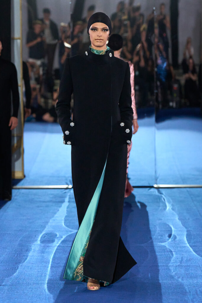 Alexis Mabille : l'art de ne jamais trancher 33 Alexis Mabille HC F26 007