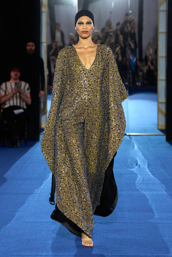 Alexis Mabille : l'art de ne jamais trancher 36 Alexis Mabille HC F26 010