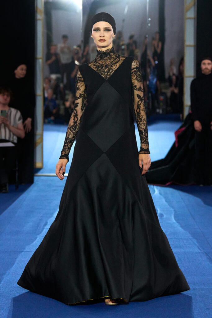 Alexis Mabille : l'art de ne jamais trancher 43 Alexis Mabille HC F26 017