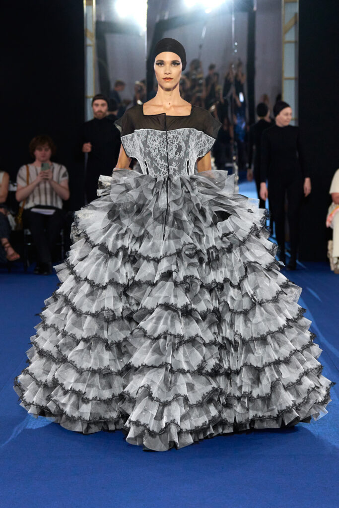 Alexis Mabille : l'art de ne jamais trancher 54 Alexis Mabille HC F26 028