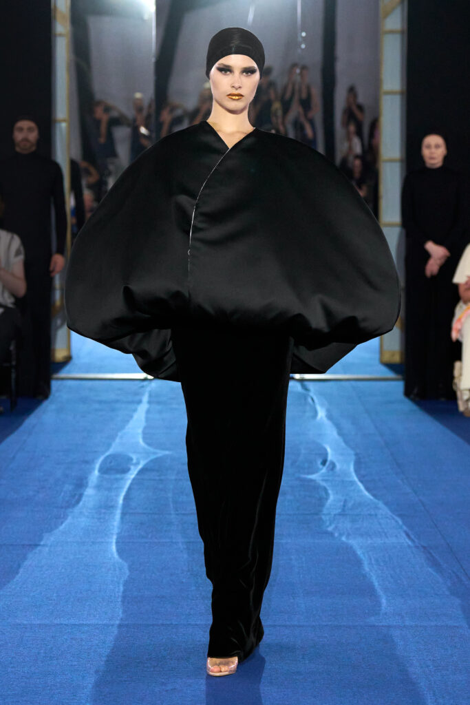 Alexis Mabille : l'art de ne jamais trancher 55 Alexis Mabille HC F26 029