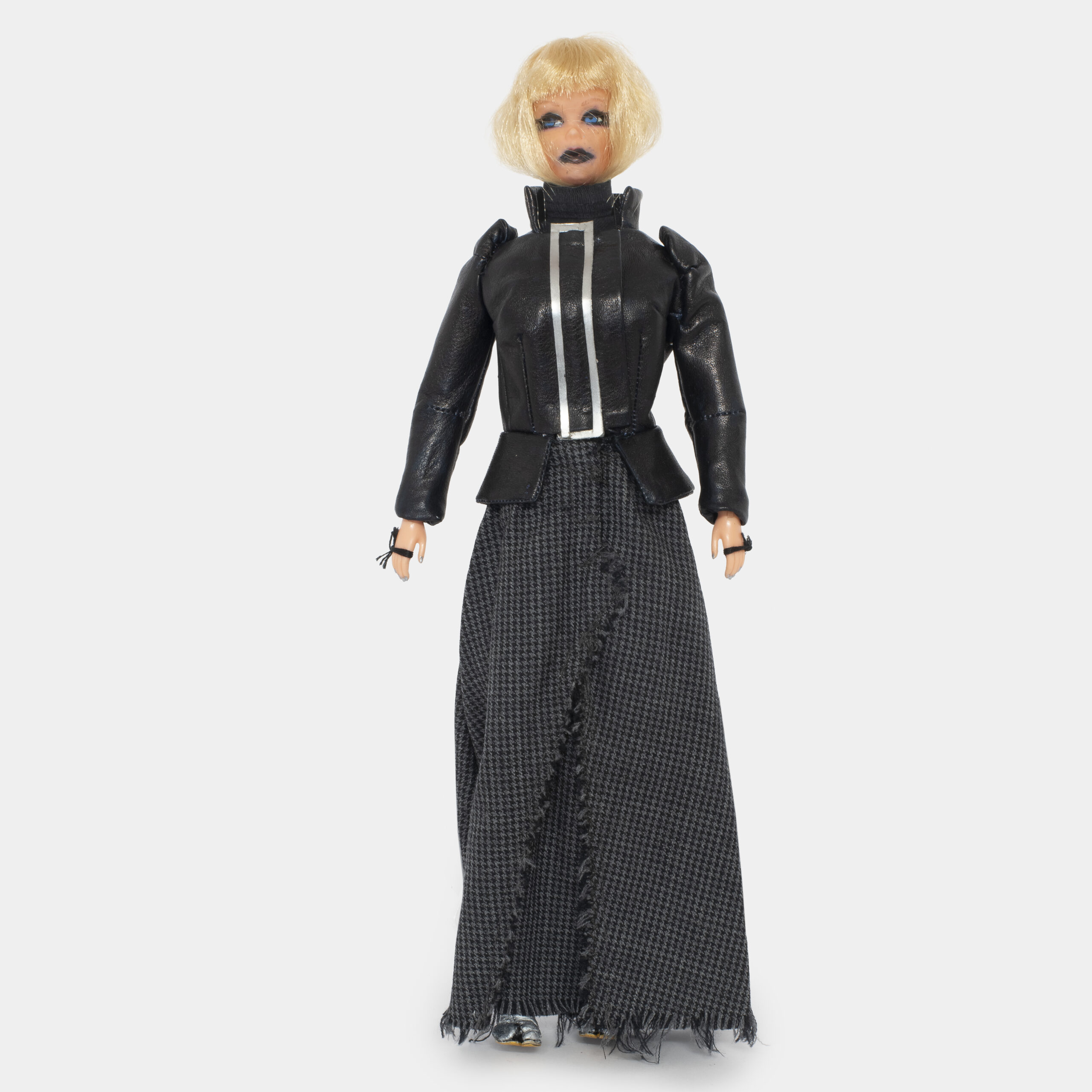 Ce que le marché paie pour l'anonymat de Martin Margiela 46 BARBIE DOLLS 1990 2022 ©Marc Chatelard scaled