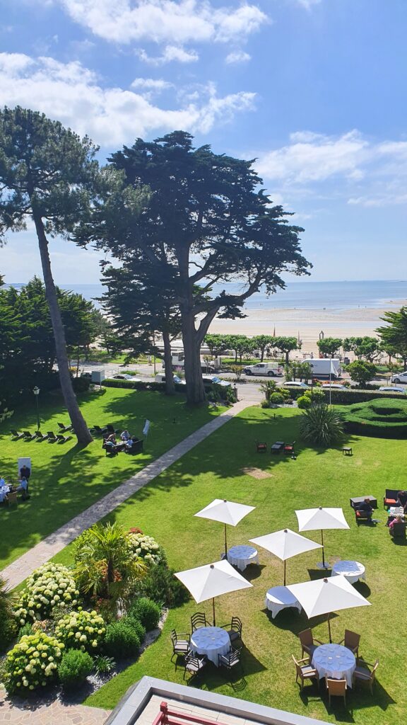À La Baule, l'Hermitage fête un siècle en misant sur la longévité plutôt que la nostalgie 26 Barriere La Baule La Table du Castel Marie Louise4