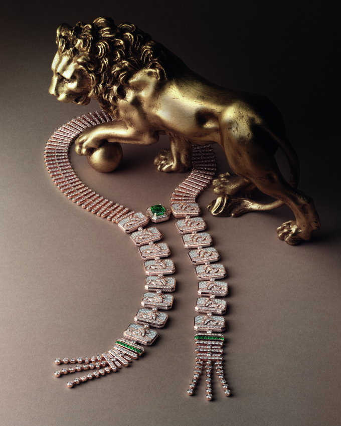Signes & Symboles : chez CHANEL, une biographie devient système joaillier 35 CHANEL STILL LIFE LION MAGISTRAL NECKLACE CMYK FOR PRINT