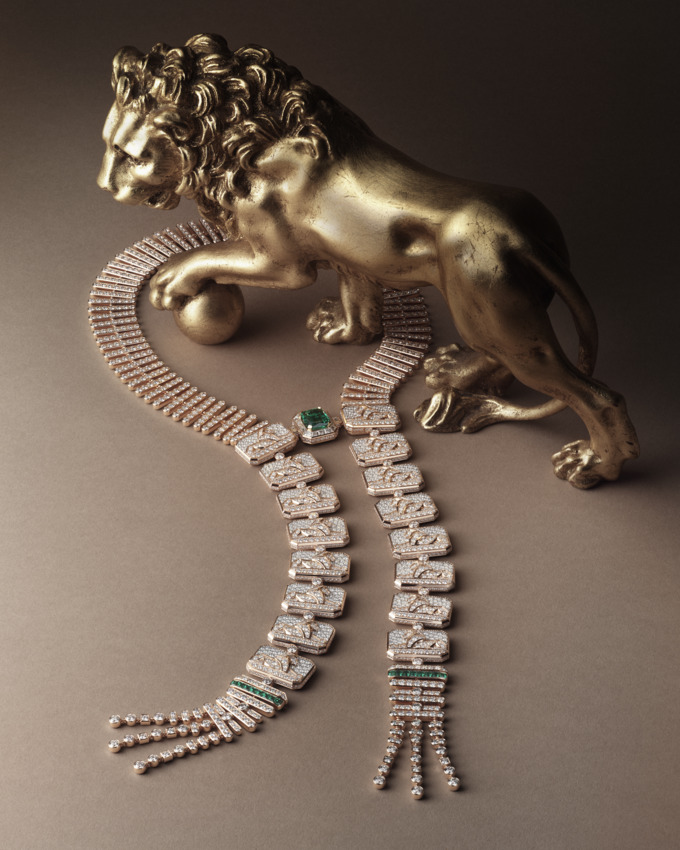 Signes & Symboles : chez CHANEL, une biographie devient système joaillier 36 CHANEL STILL LIFE LION MAGISTRAL NECKLACE RGB FOR DIGITAL