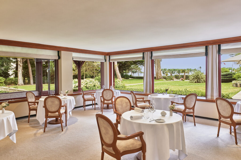 À La Baule, l'Hermitage fête un siècle en misant sur la longévité plutôt que la nostalgie 43 Castel Marie Louise La Baule Barriere restaurant 1