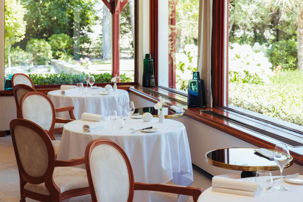 À La Baule, l'Hermitage fête un siècle en misant sur la longévité plutôt que la nostalgie 226 Castel Marie Louise La Baule Barriere restaurant 2