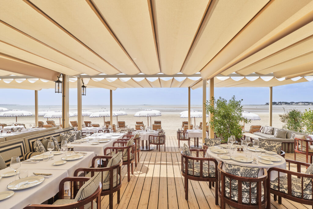 À La Baule, l'Hermitage fête un siècle en misant sur la longévité plutôt que la nostalgie 64 Ciro s La Baule l Hermitage Terrasse 2