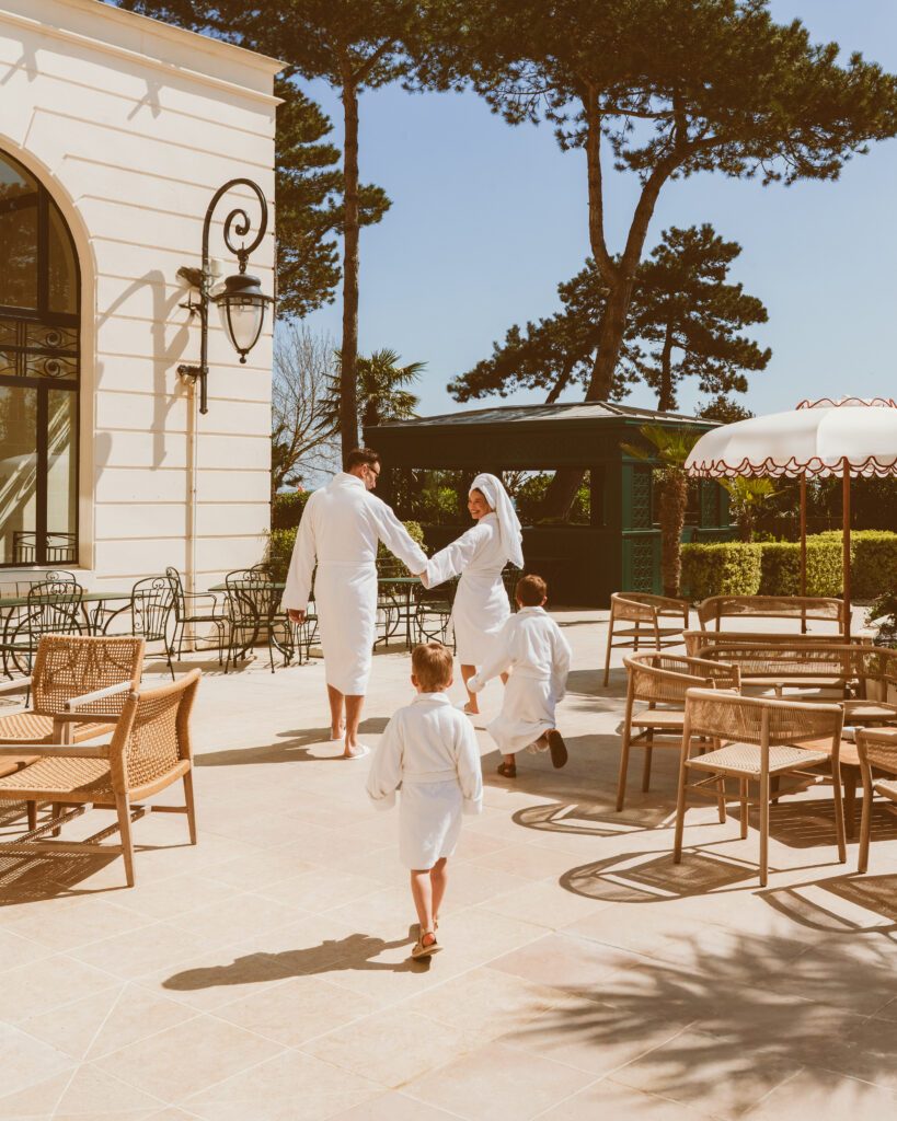 À La Baule, l'Hermitage fête un siècle en misant sur la longévité plutôt que la nostalgie 112 Copie de barriere ete la baule chromie 02 a7406371