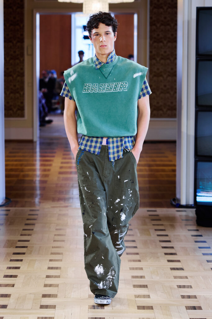 DAGGER filme sa propre adolescence, un iPhone à la main 27 Dagger SS27 Runway12 by Finnegan Koichi Godenschweger for BFW 2x3