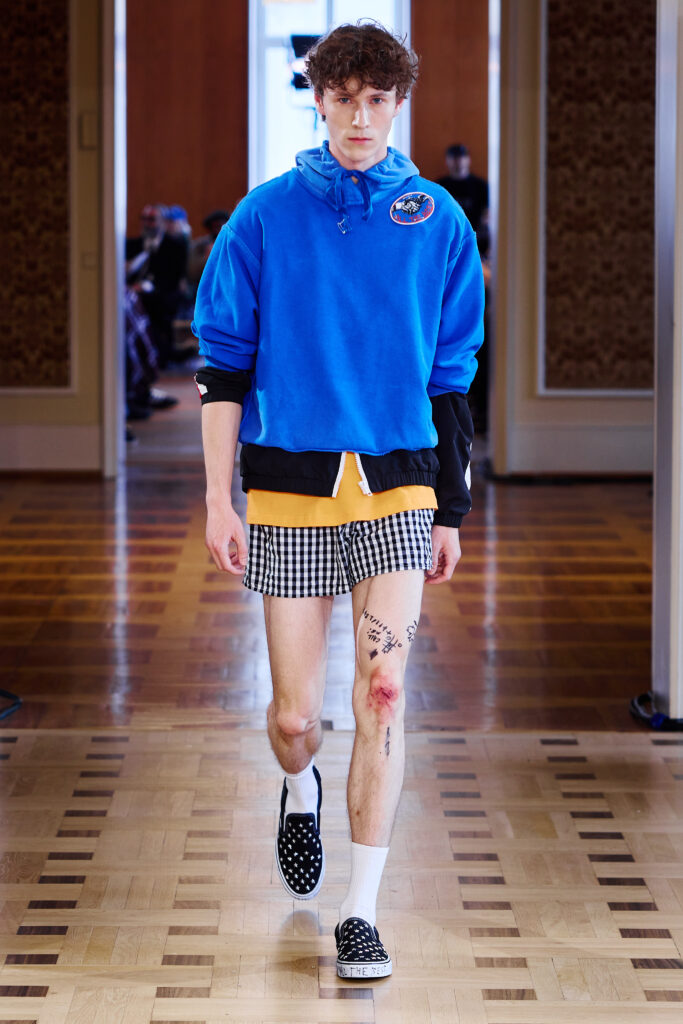 DAGGER filme sa propre adolescence, un iPhone à la main 31 Dagger SS27 Runway16 by Finnegan Koichi Godenschweger for BFW 2x3