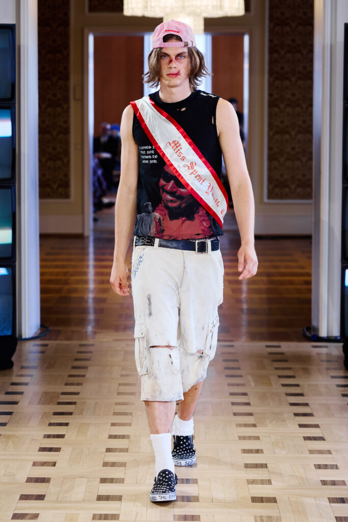 DAGGER filme sa propre adolescence, un iPhone à la main 32 Dagger SS27 Runway18 by Finnegan Koichi Godenschweger for BFW 2x3