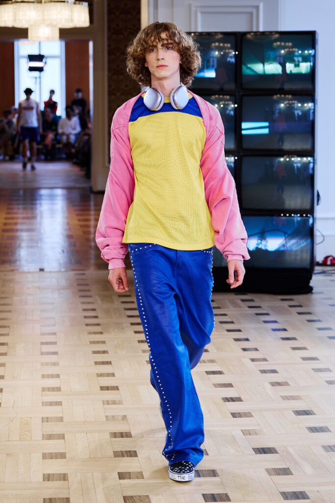 DAGGER filme sa propre adolescence, un iPhone à la main 52 Dagger SS27 Runway4 by Finnegan Koichi Godenschweger for BFW 2x3