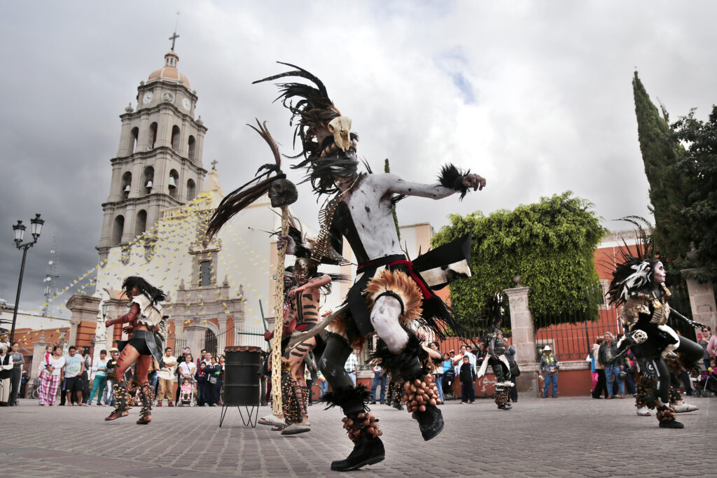 Guanajuato, où le mariage se célèbre entre baroque colonial et anciennes mines d'argent 47 Danzantes Chichimecas1