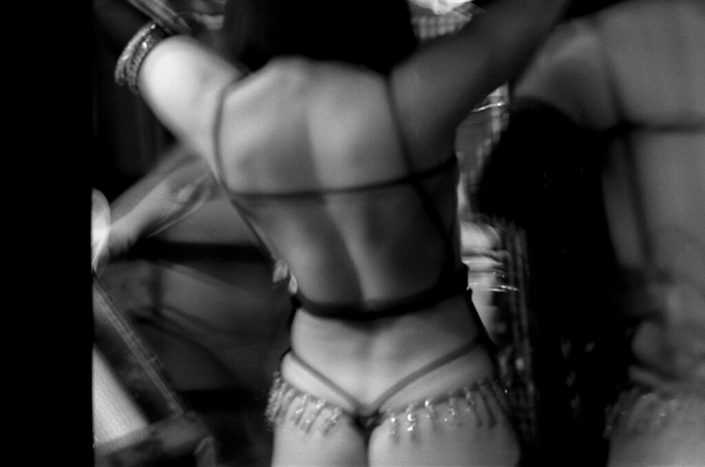 Dubaï, laboratoire permanent du Crazy Horse 31 DariaTroitskaia@CrazyHorseParis2025 HD 14