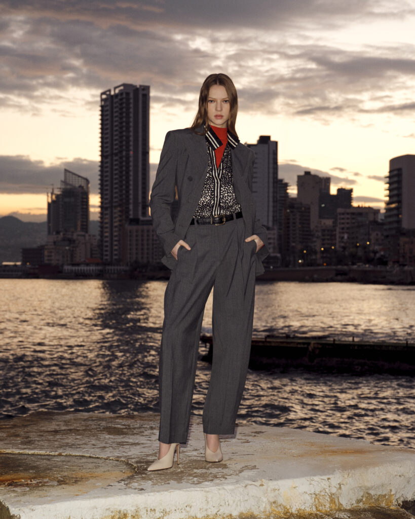 Chez Elie Saab, Beyrouth reste la grammaire secrète du prêt-à-porter 93 ELIE SAAB PRE FALL26 LOOK 2