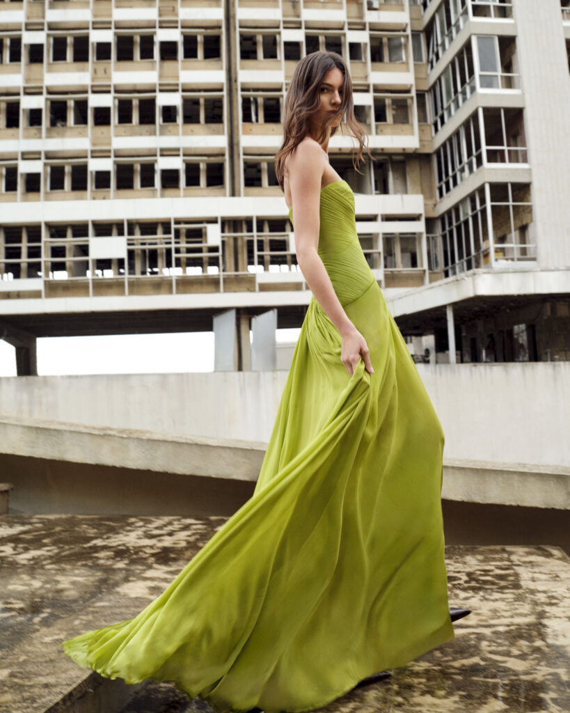 Chez Elie Saab, Beyrouth reste la grammaire secrète du prêt-à-porter 45 ELIE SAAB PRE FALL26 LOOK 34