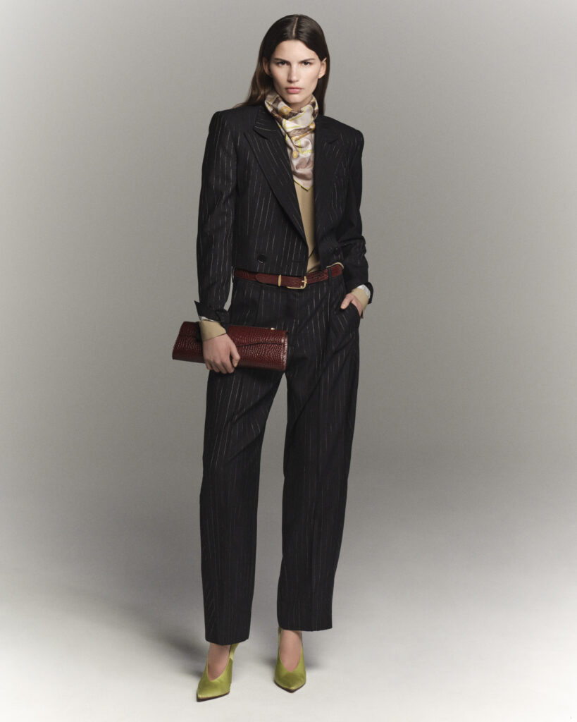 Chez Elie Saab, Beyrouth reste la grammaire secrète du prêt-à-porter 51 ELIE SAAB PRE FALL26 LOOK 40