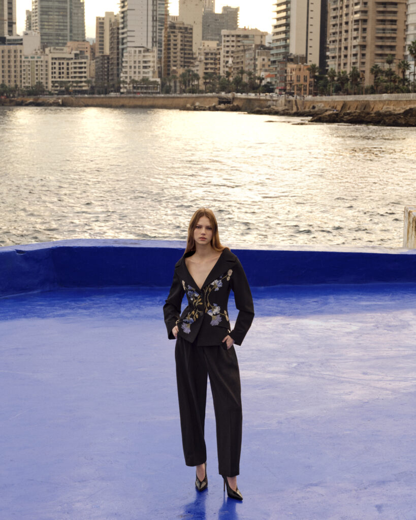 Chez Elie Saab, Beyrouth reste la grammaire secrète du prêt-à-porter 59 ELIE SAAB PRE FALL26 LOOK 47