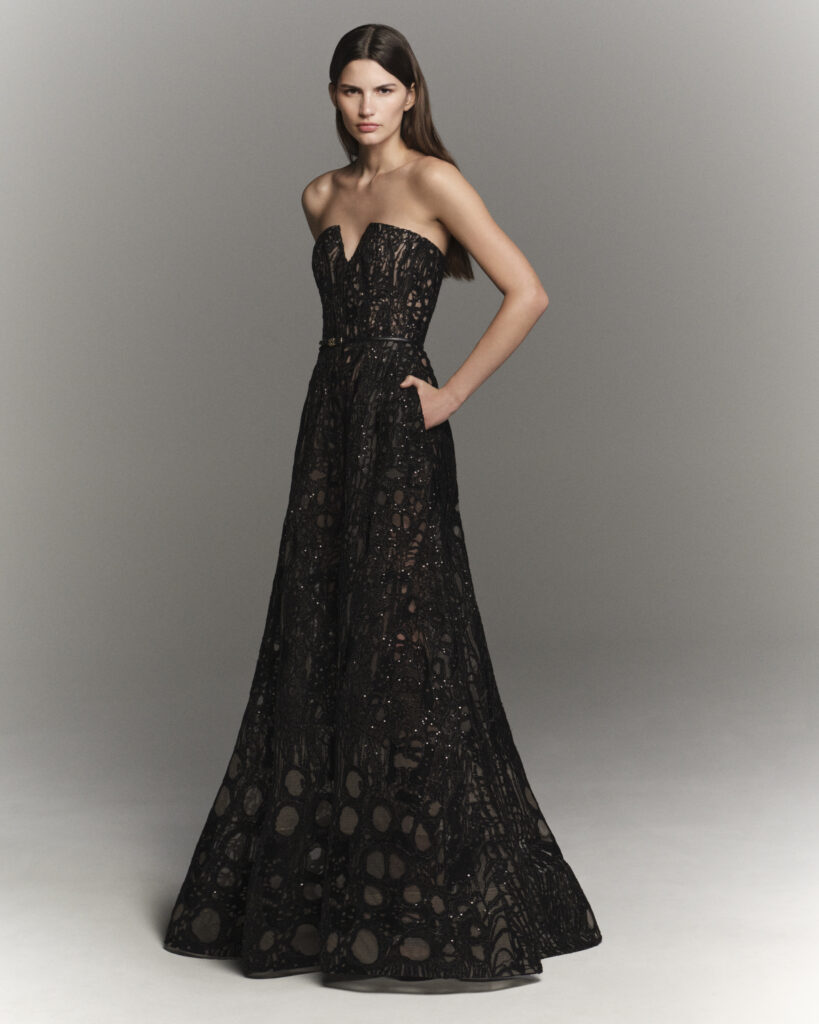 Chez Elie Saab, Beyrouth reste la grammaire secrète du prêt-à-porter 108 ELIE SAAB PRE FALL26 LOOK 58