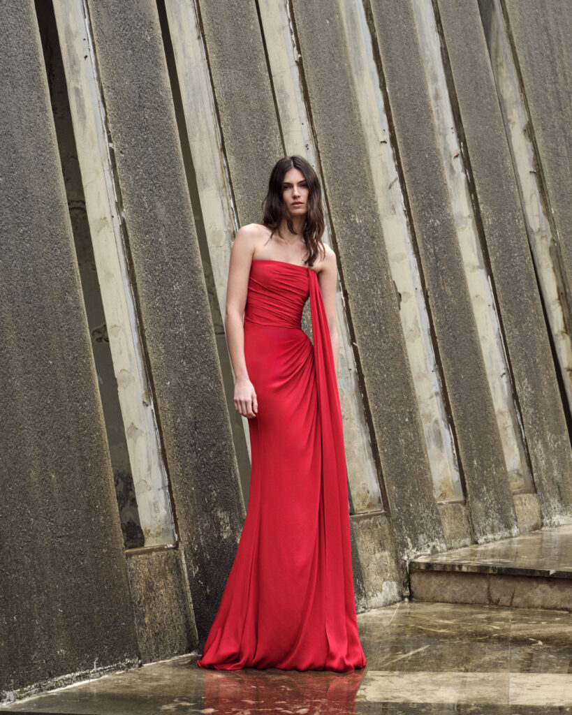 Chez Elie Saab, Beyrouth reste la grammaire secrète du prêt-à-porter 103 ELIE SAAB PRE FALL26 Look 18 bis 1