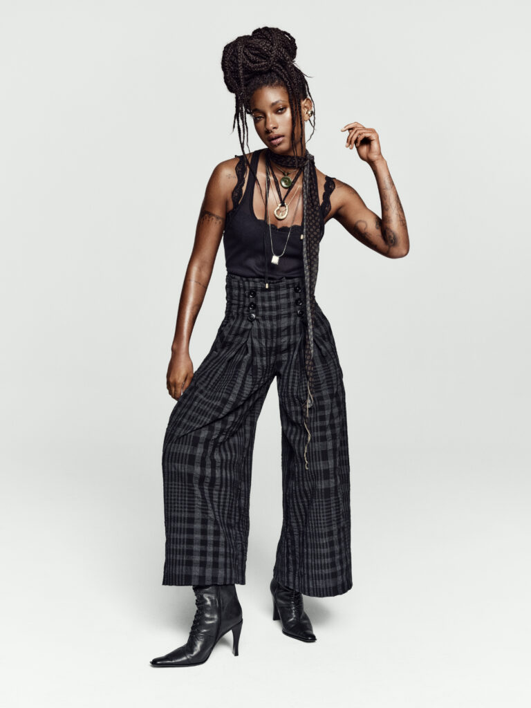 Free People et WILLOW : quand la muse devient co-autrice de la campagne 34 FREE PEOPLE LOOK 04 00547 R3