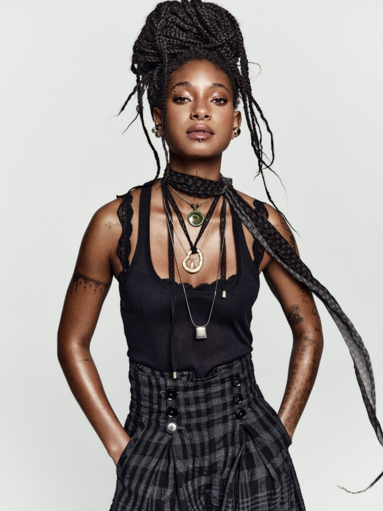 Free People et WILLOW : quand la muse devient co-autrice de la campagne 35 FREE PEOPLE LOOK 04 00582 R3