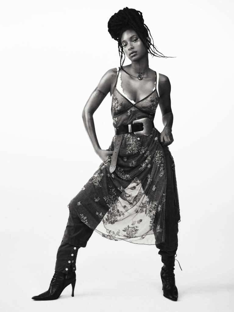 Free People et WILLOW : quand la muse devient co-autrice de la campagne 37 FREE PEOPLE LOOK 05 00637 R2