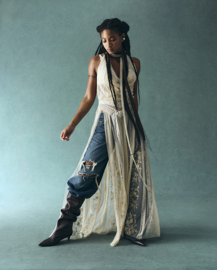 Free People et WILLOW : quand la muse devient co-autrice de la campagne 41 FREE PEOPLE LOOK 08 01092 R3