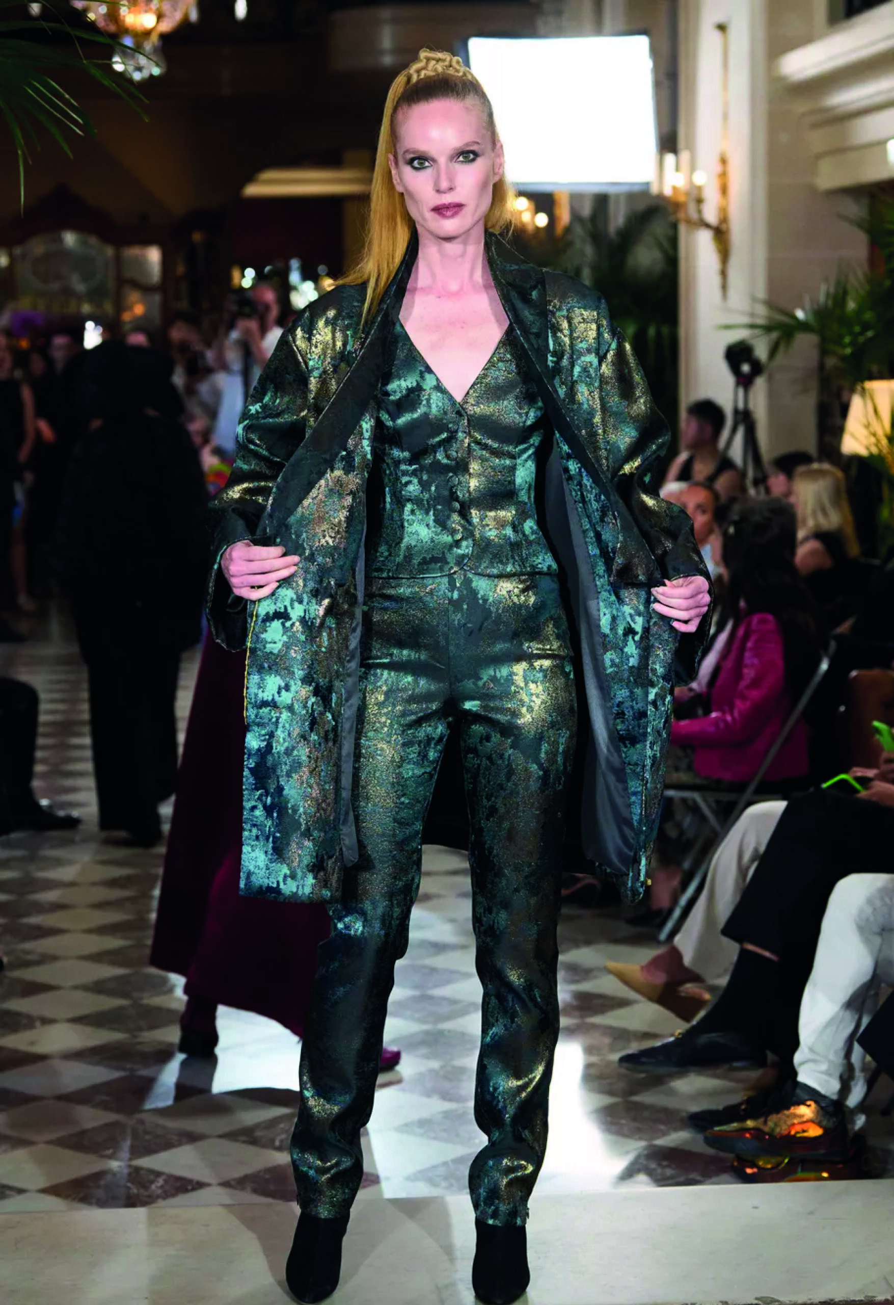 Franck Sorbier dresses women who set out without a return ticket 37 Franck Sorbier HC F26 020 1 scaled