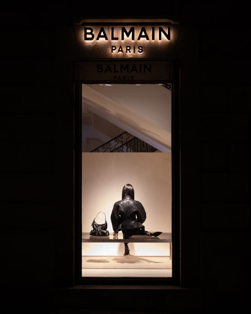 At Balmain, the window display depicts a disappearance 26 Francois 1er Window 1