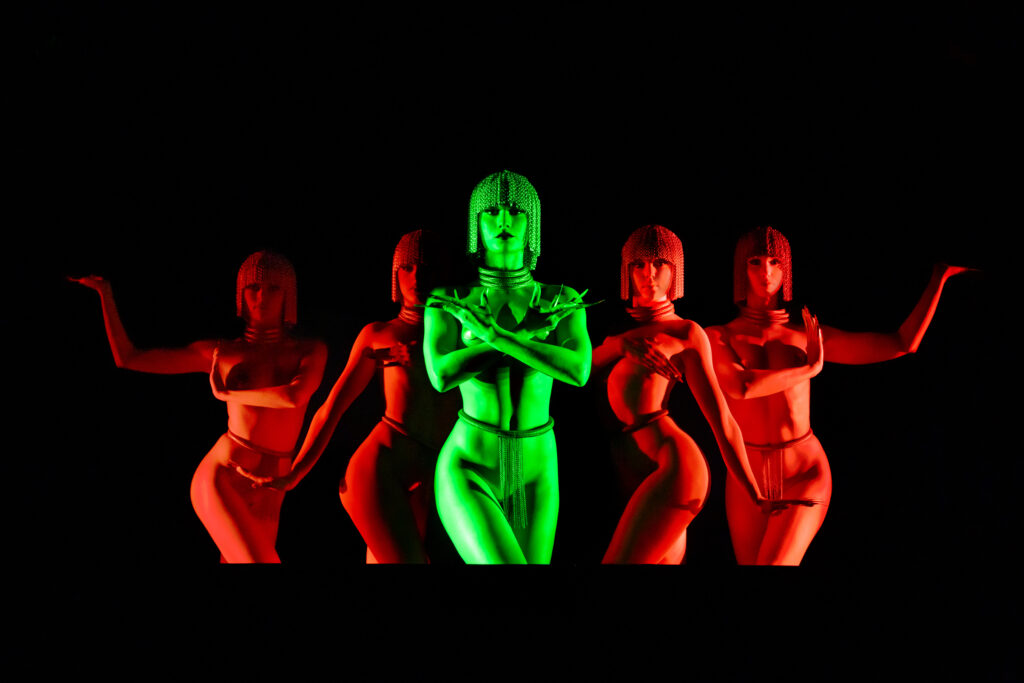Dubaï, laboratoire permanent du Crazy Horse 33 FrancoisGoize@VestalesDesire2026 HD