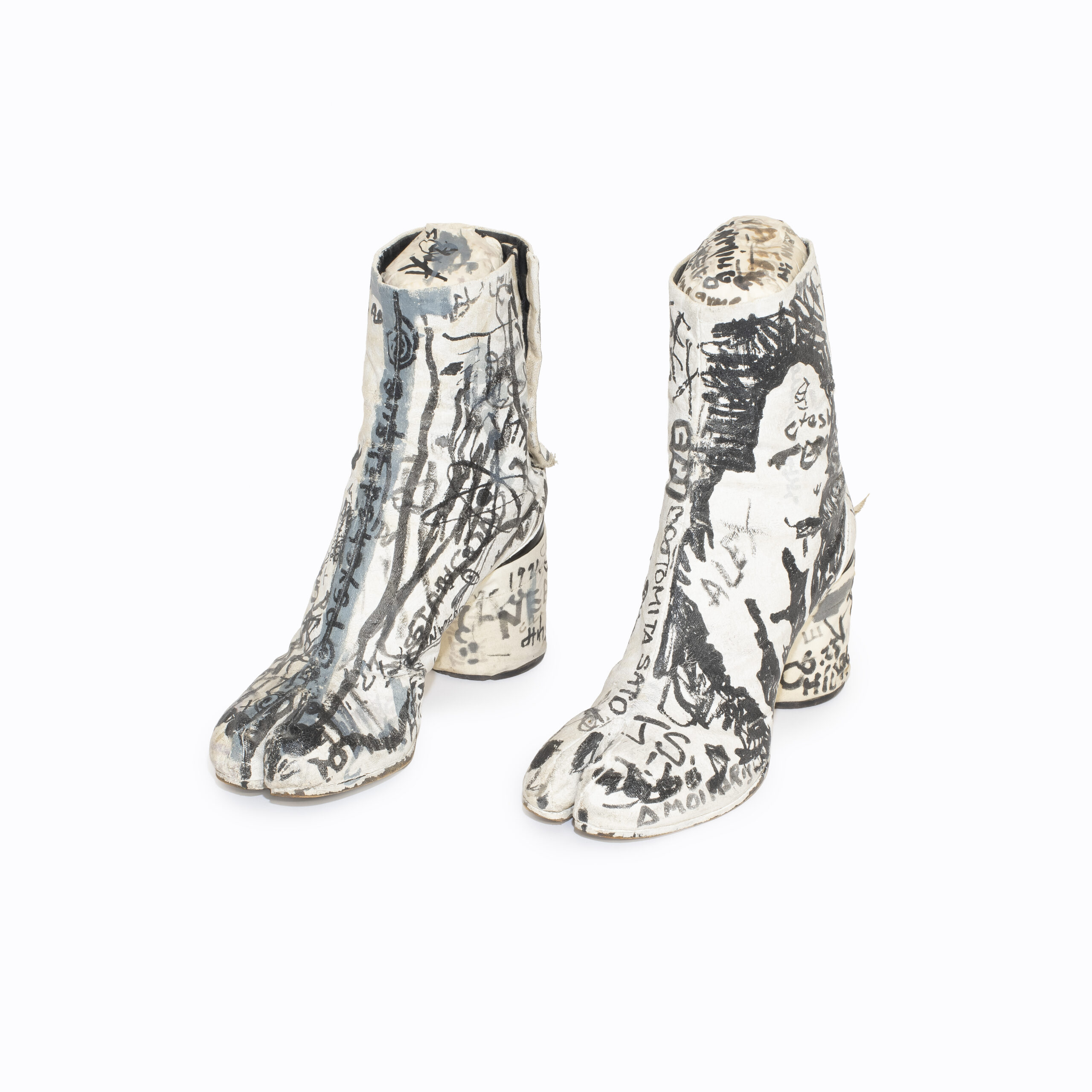 Ce que le marché paie pour l'anonymat de Martin Margiela 50 GRAFFITI TABI 1991 ©Marc Chatelard scaled