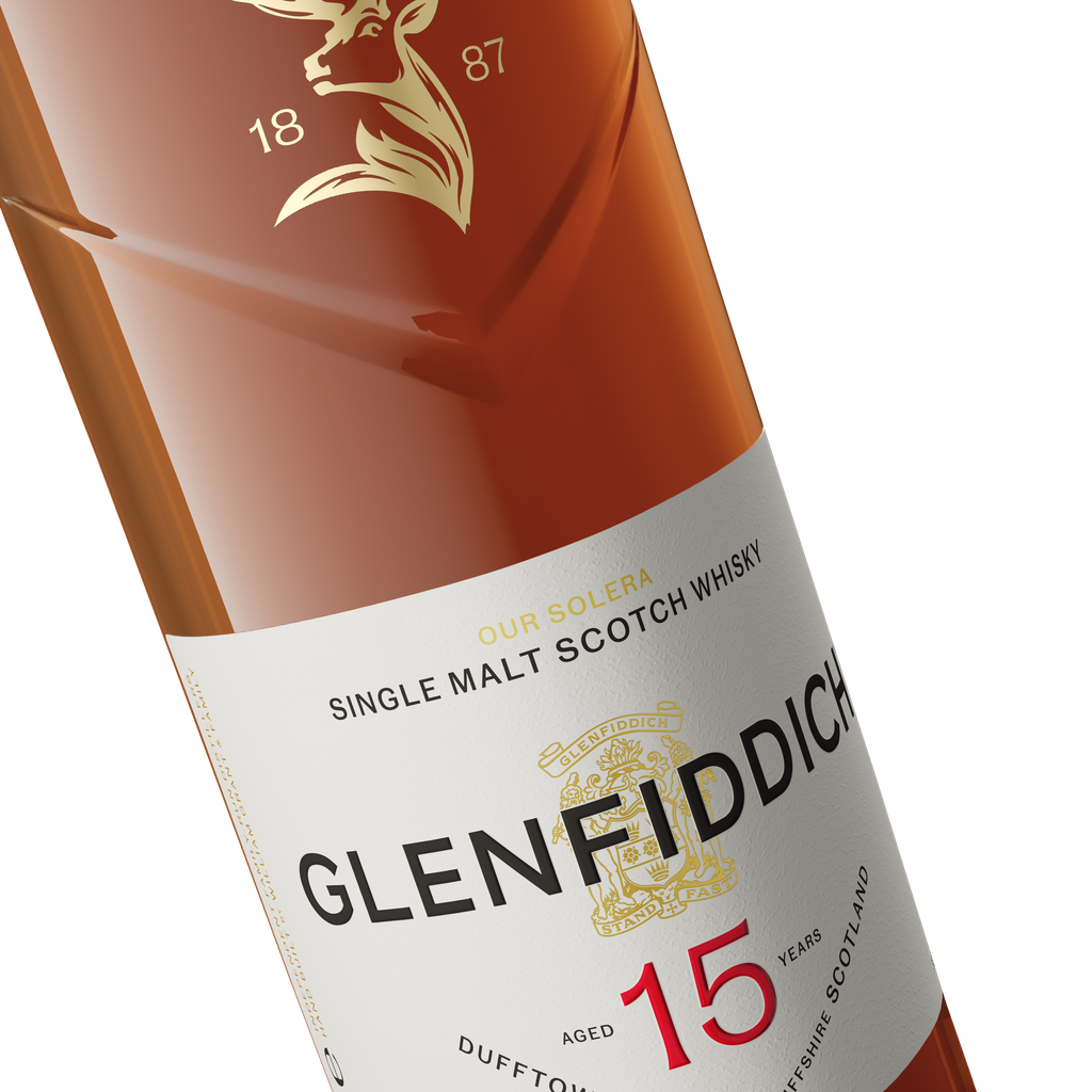 Glenfiddich prouve que le grand Single Malt tient aussi la distance en cocktail 25 GlenFiddich 15YO BOTTLE 5010327325125 Close Up 700ml