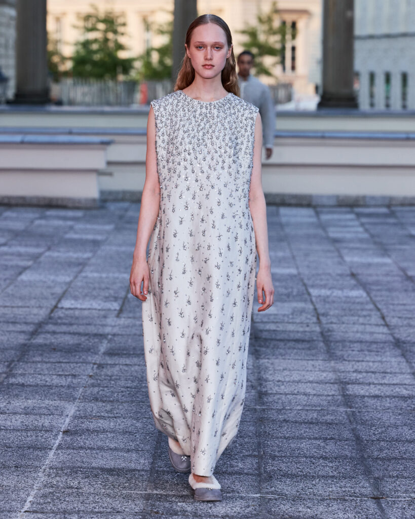 GmbH ressuscite l'histoire effacée de la mode berlinoise 60 GmbH SS27 Runway134 by FinneganKoichiGodenschweger for BFW 4x5