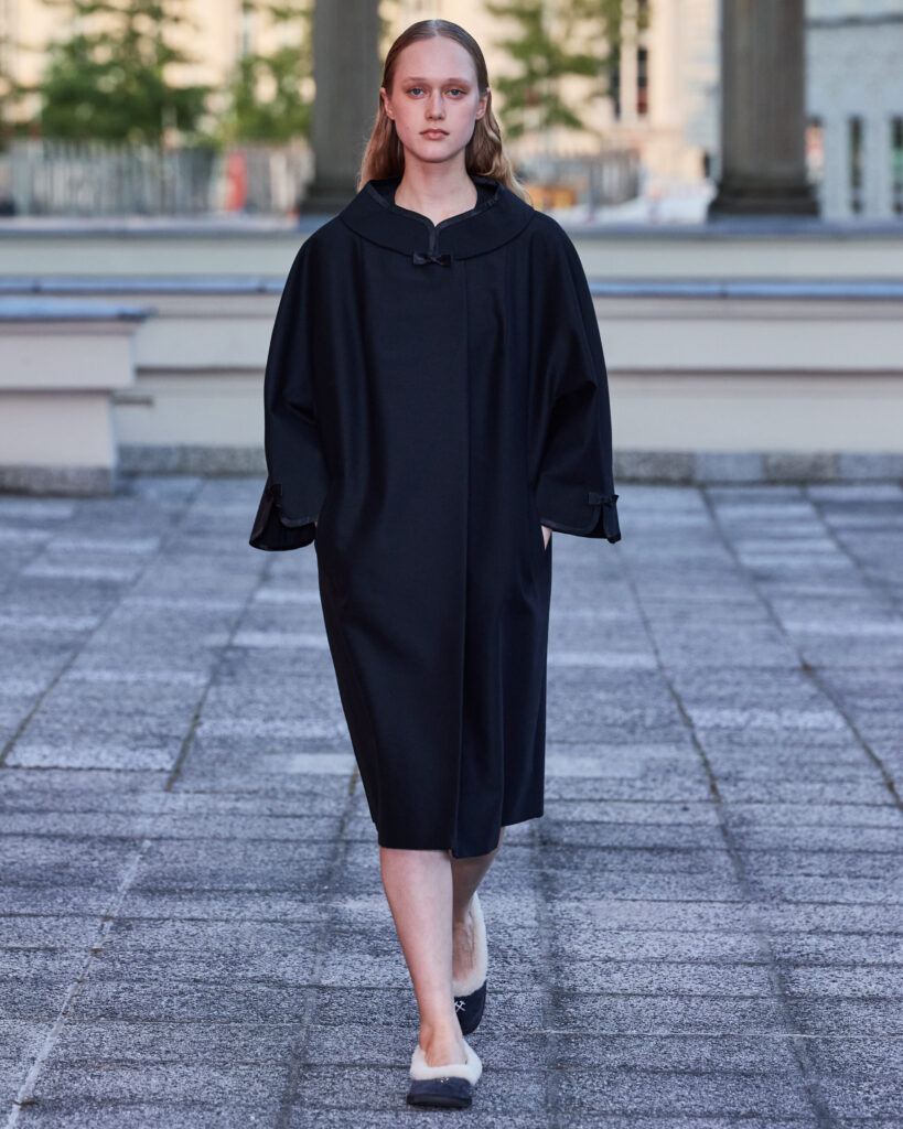 GmbH ressuscite l'histoire effacée de la mode berlinoise 30 GmbH SS27 Runway24 by FinneganKoichiGodenschweger for BFW 4x5 1