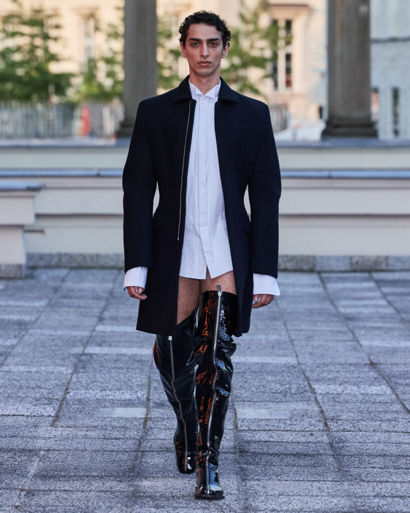 GmbH ressuscite l'histoire effacée de la mode berlinoise 33 GmbH SS27 Runway36 by FinneganKoichiGodenschweger for BFW 4x5 1
