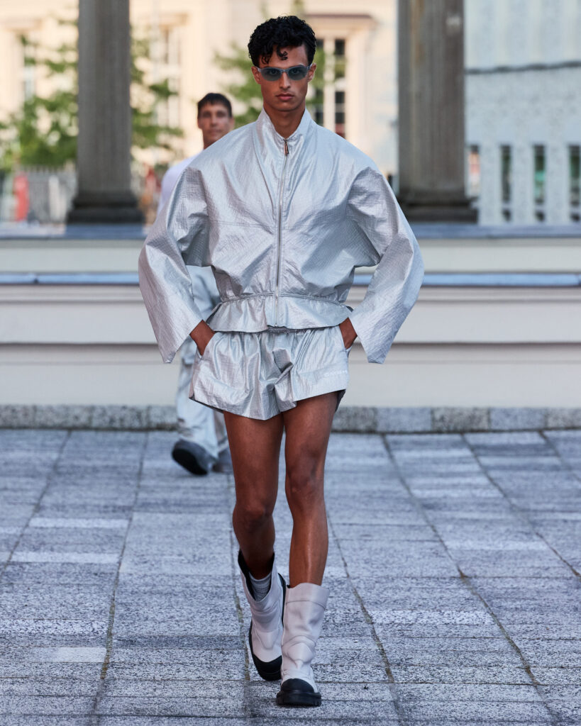 GmbH ressuscite l'histoire effacée de la mode berlinoise 41 GmbH SS27 Runway63 by FinneganKoichiGodenschweger for BFW 4x5